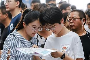 难阻失利！里夫斯15中6拿到20分7助 正负值+7全队最高